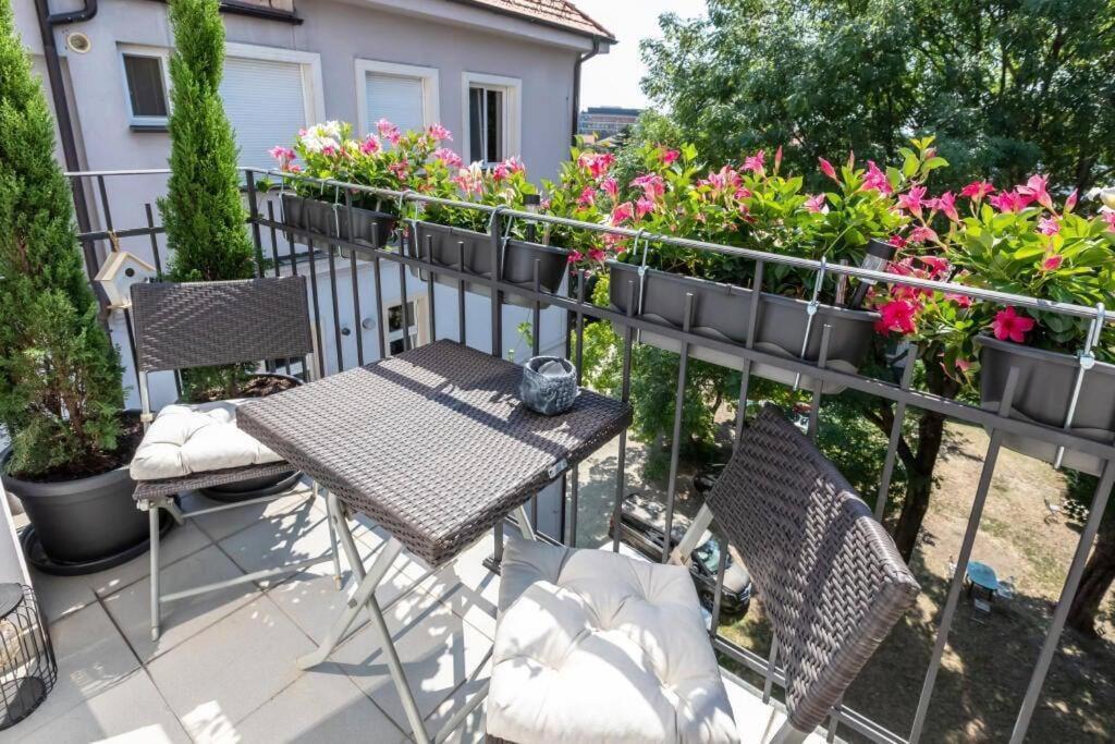Old Town Apartment Bratislava Luaran gambar