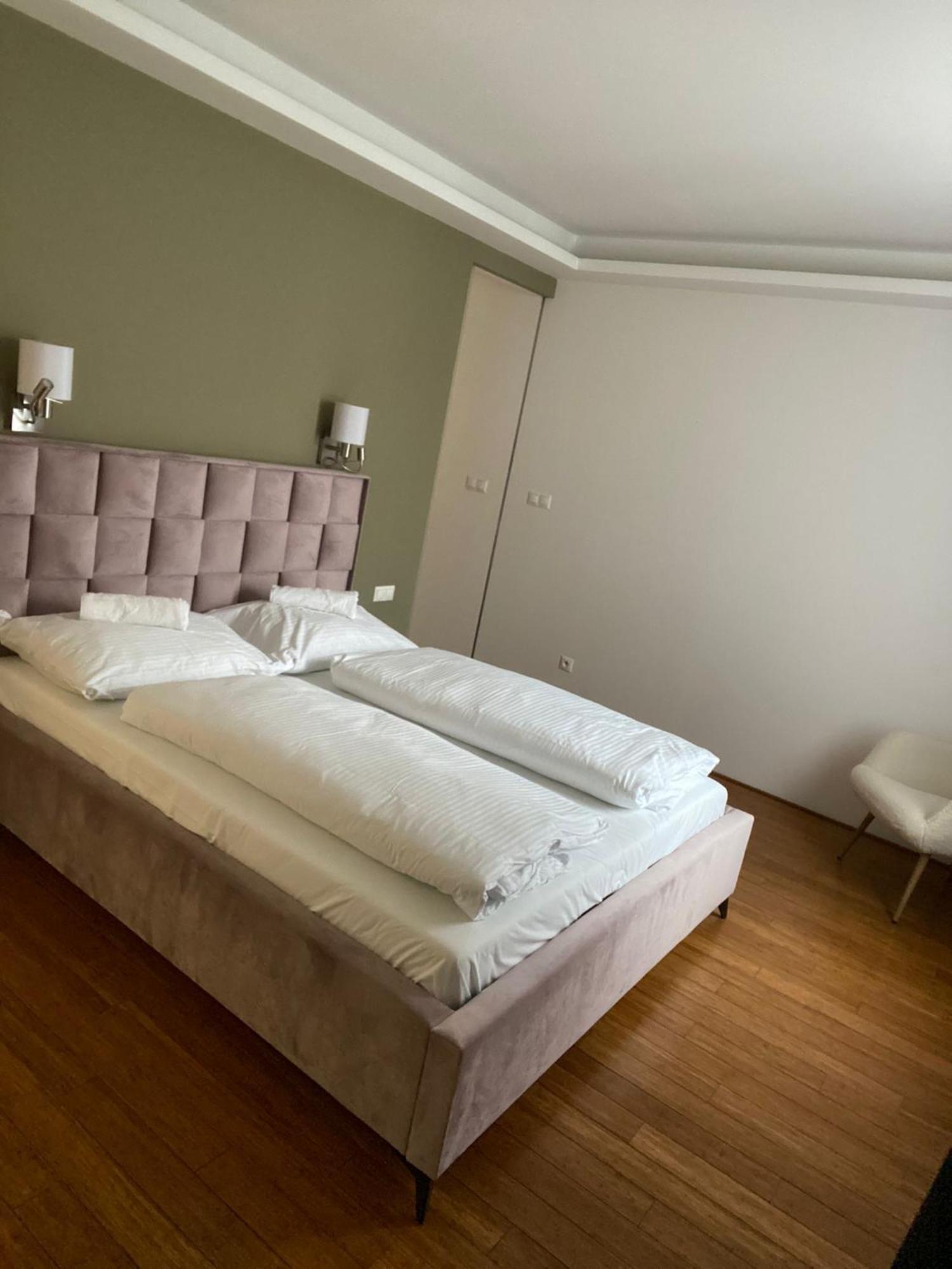 Old Town Apartment Bratislava Luaran gambar